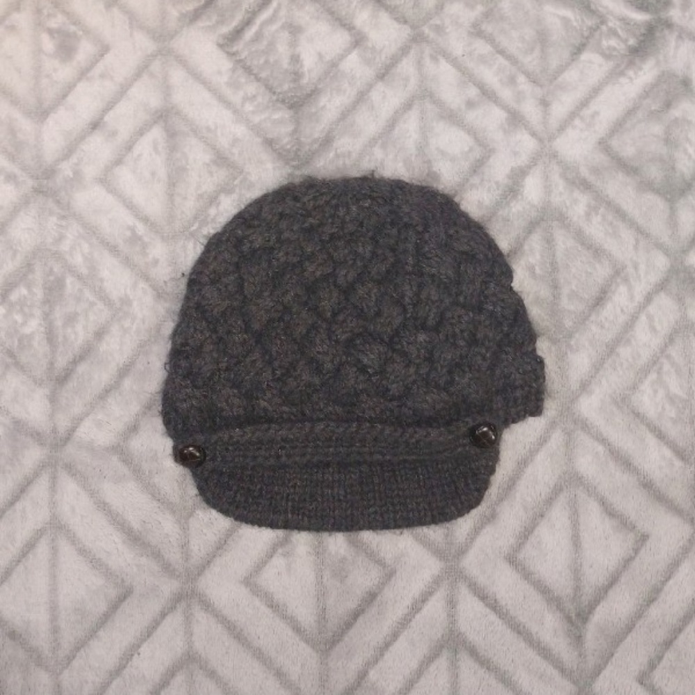 Gray knit cap